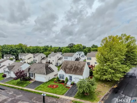 View/Area - 7 Heather Ln #7, Suffield, CT 06078 photo 1 of 2