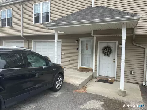 174 Stonefield Dr #44, Waterbury, CT 06705