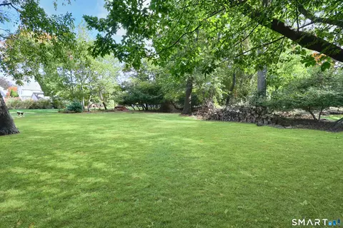 372 Rowland Rd, Fairfield, CT 06824 photo 11