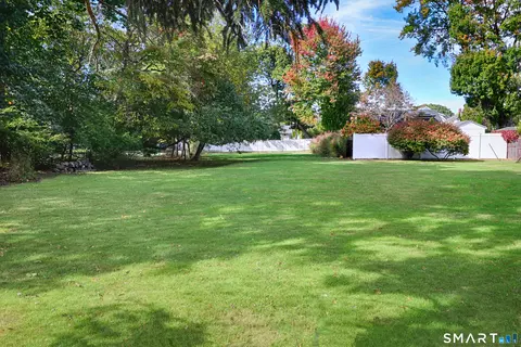 372 Rowland Rd, Fairfield, CT 06824 photo 3