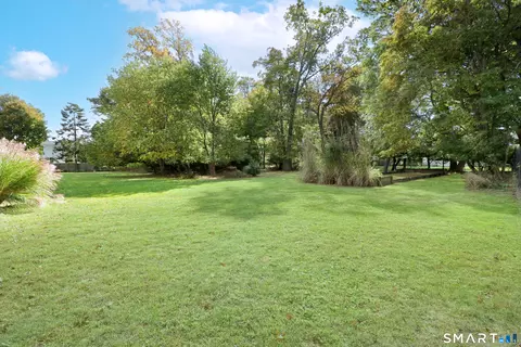 372 Rowland Rd, Fairfield, CT 06824 photo 9