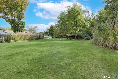 372 Rowland Rd, Fairfield, CT 06824 photo 33