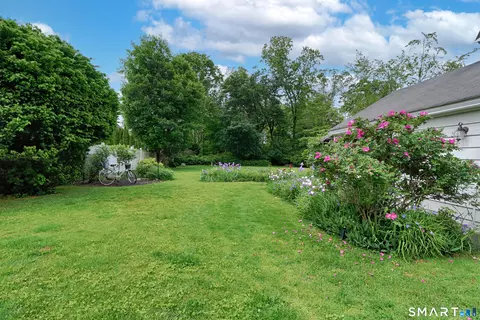 372 Rowland Rd, Fairfield, CT 06824 photo 6