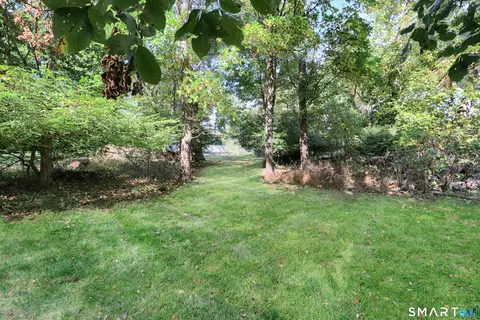 372 Rowland Rd, Fairfield, CT 06824 photo 18