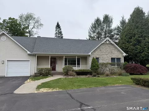 706 Kebalo Ln, South Windsor, CT 06074