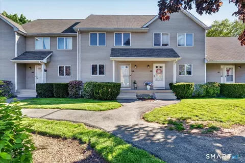 108 Sunrise Cir #108, Newington, CT 06111