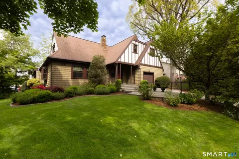 6 Bon Air Ave, Stamford, CT 06907