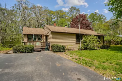 92 Vinegar Hill Rd, Gales Ferry, CT 06335