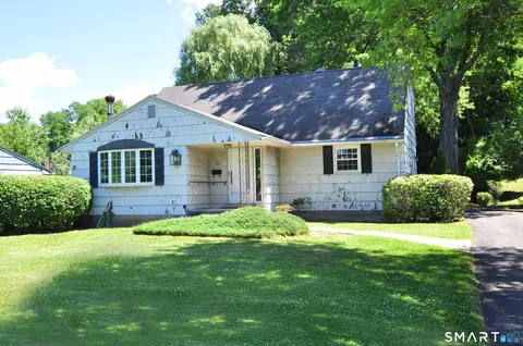 18 Ely Cir, Windsor, CT 06095