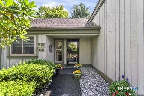139 Heritage Vlg #B, Southbury, CT 06488