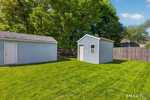 Exterior - 39 Westview St, Hamden, CT 06514 photo 5 of 6