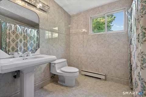 Bath - 39 Westview St, Hamden, CT 06514 photo 2 of 2