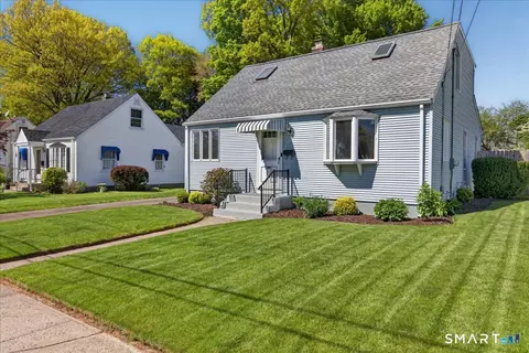 Exterior - 39 Westview St, Hamden, CT 06514 photo 3 of 6
