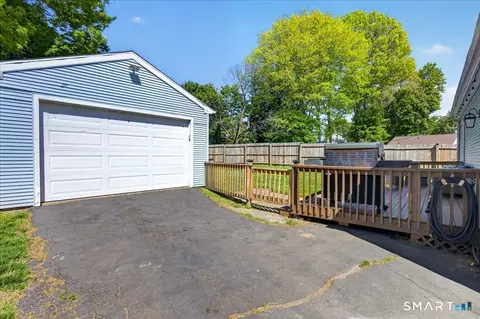 Exterior - 39 Westview St, Hamden, CT 06514 photo 4 of 6