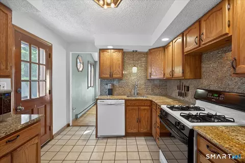 Kitchen - 39 Westview St, Hamden, CT 06514 photo 1 of 3