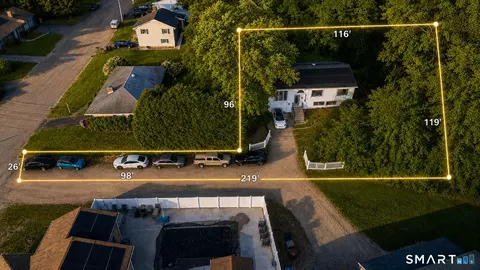 51 Valley Dr, Naugatuck, CT 06770