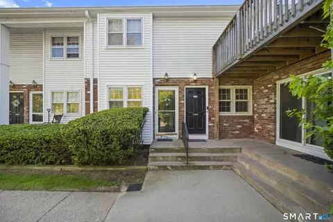 11 Georgetown Dr #E, Enfield, CT 06082