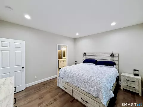 21 Birge Ave, Windsor Locks, CT 06096 photo 12