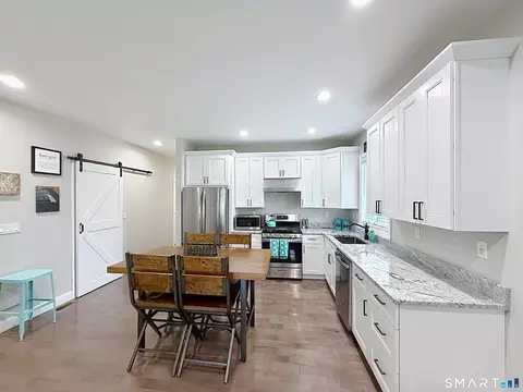 21 Birge Ave, Windsor Locks, CT 06096 photo 7