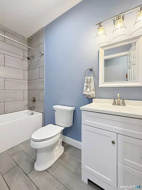 21 Birge Ave, Windsor Locks, CT 06096 photo 20