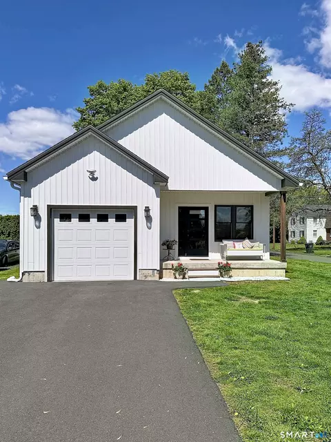 21 Birge Ave, Windsor Locks, CT 06096