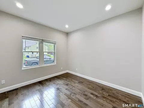 21 Birge Ave, Windsor Locks, CT 06096 photo 19