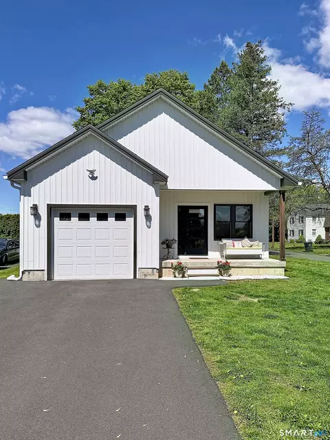21 Birge Ave, Windsor Locks, CT 06096