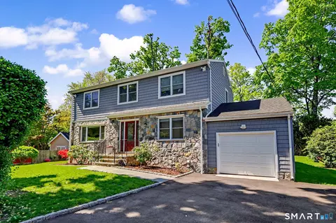 34 12 Orchard St, Cos Cob, CT 06807