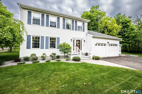 265 Briarwood Ln, Middletown, CT 06457