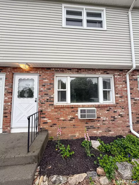 96 Canterbury Rd #B, Plainfield, CT 06374