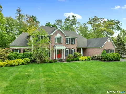 105 Beecher Rd, Woodbridge, CT 06525