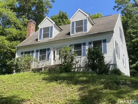 574 Town St, Moodus, CT 06469