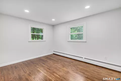 Bedroom - 7 Longview Rd, Newtown, CT 06482 photo 5 of 6