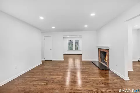 Living - 7 Longview Rd, Newtown, CT 06482 photo 2 of 8