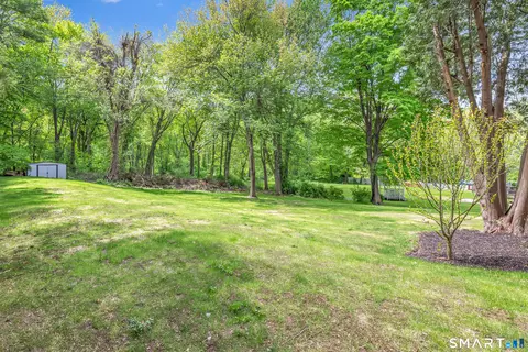 Exterior - 7 Longview Rd, Newtown, CT 06482 photo 5 of 8