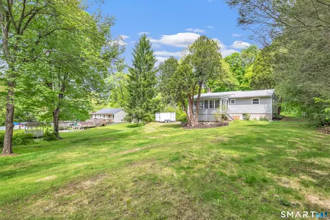 Exterior - 7 Longview Rd, Newtown, CT 06482 photo 8 of 8