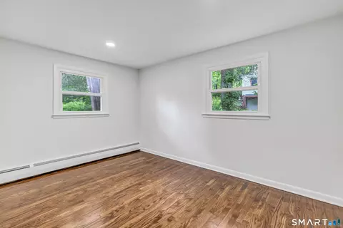 Bedroom - 7 Longview Rd, Newtown, CT 06482 photo 3 of 6