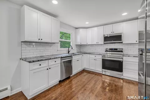 Kitchen - 7 Longview Rd, Newtown, CT 06482 photo 3 of 4