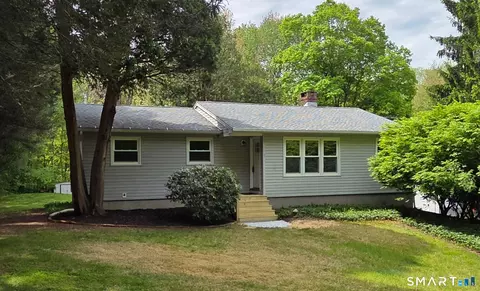 7 Longview Rd, Newtown, CT 06482
