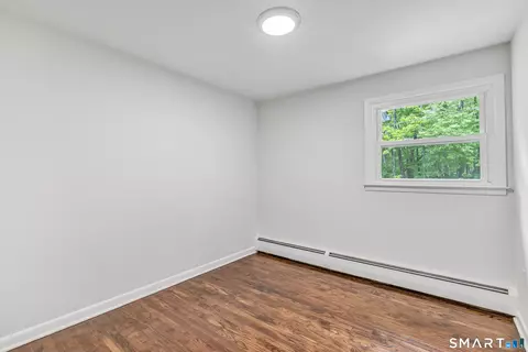 Bedroom - 7 Longview Rd, Newtown, CT 06482 photo 1 of 6