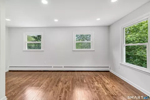 Living - 7 Longview Rd, Newtown, CT 06482 photo 6 of 8