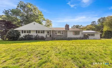 650 Racebrook Rd, Orange, CT 06477