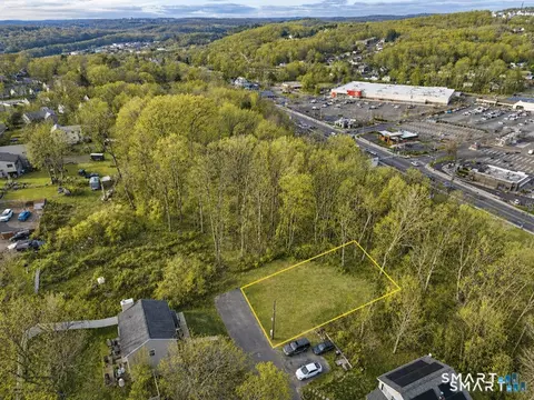 Lonsdale Street, Waterbury, CT 06701