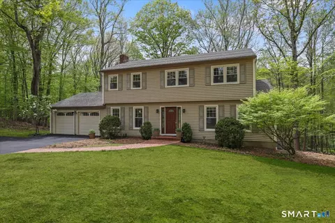 10 Silvermine Dr, Lewisboro, NY 10590