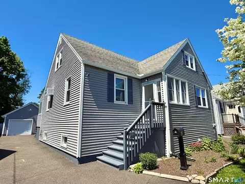 15 Rosedale Ter, Stratford, CT 06614