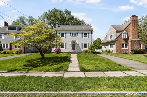 77 Newport Ave, West Hartford, CT 06107