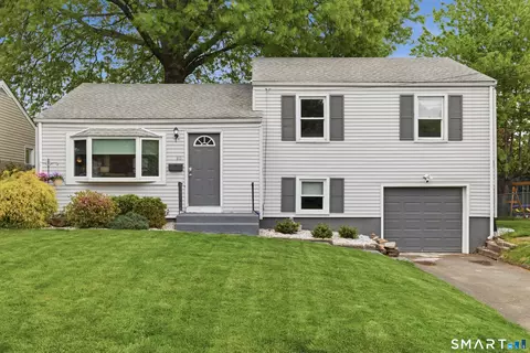 40 Pine St, Newington, CT 06111