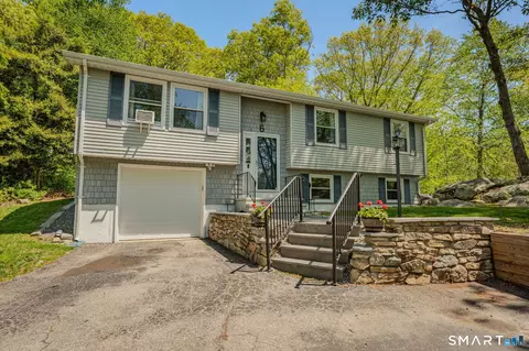 6 Amherst Ct, Groton, CT 06355