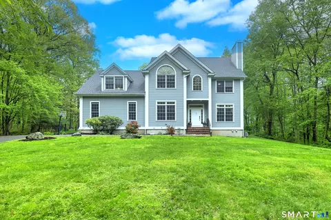 125 Peck Hill Rd, Woodbridge, CT 06525