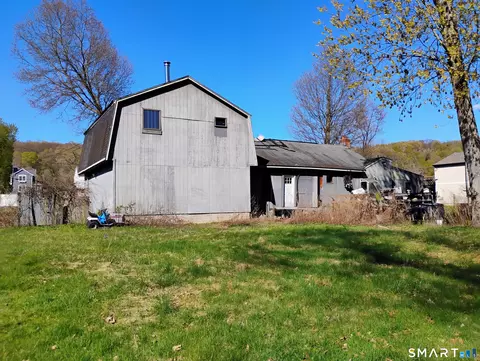 Exterior - 5 Todds Rd, Sandy Hook, CT 06482 photo 5 of 5